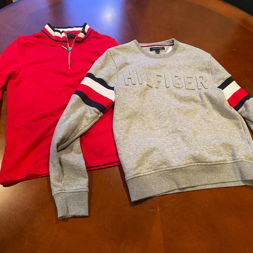 Lot of two Tommy Hilfiger Sweaters women's size S/P GORGEOUS!
